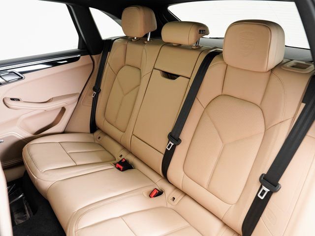 Certified 2025 Porsche Macan image 28
