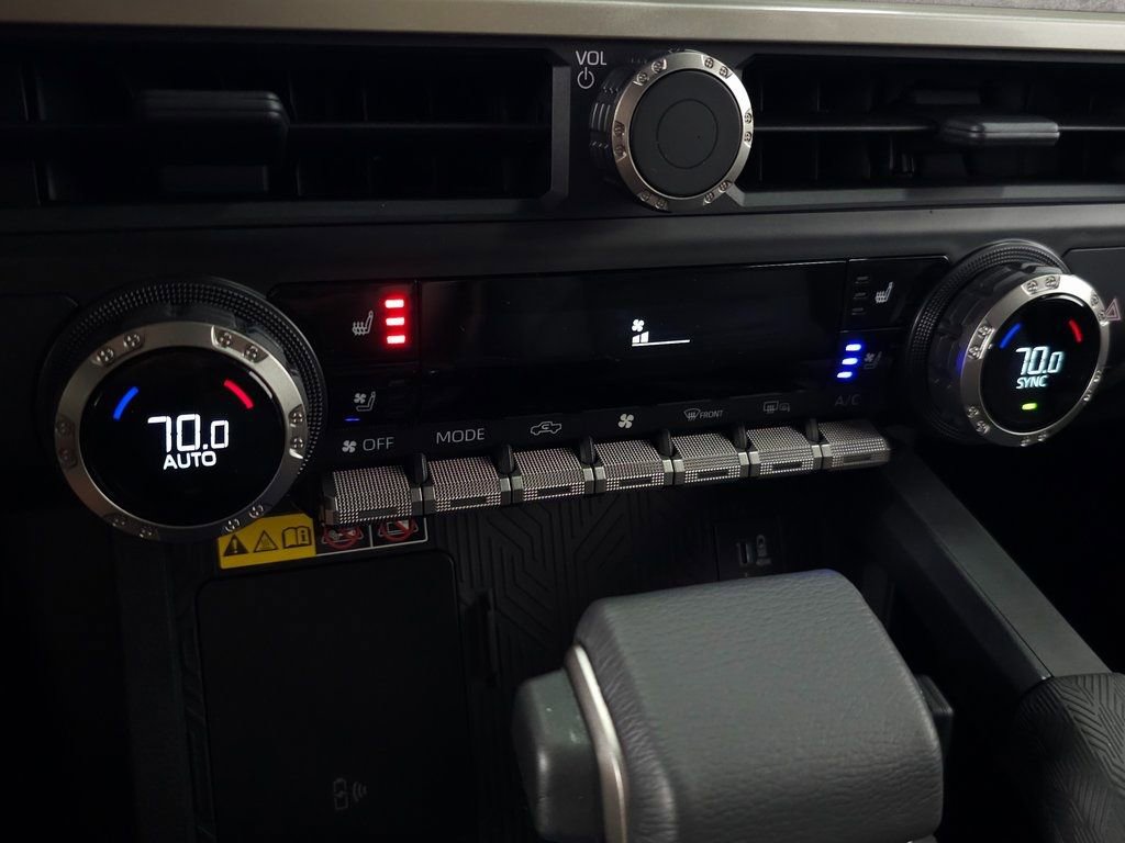 Used 2024 Toyota Tacoma Trailhunter image 35