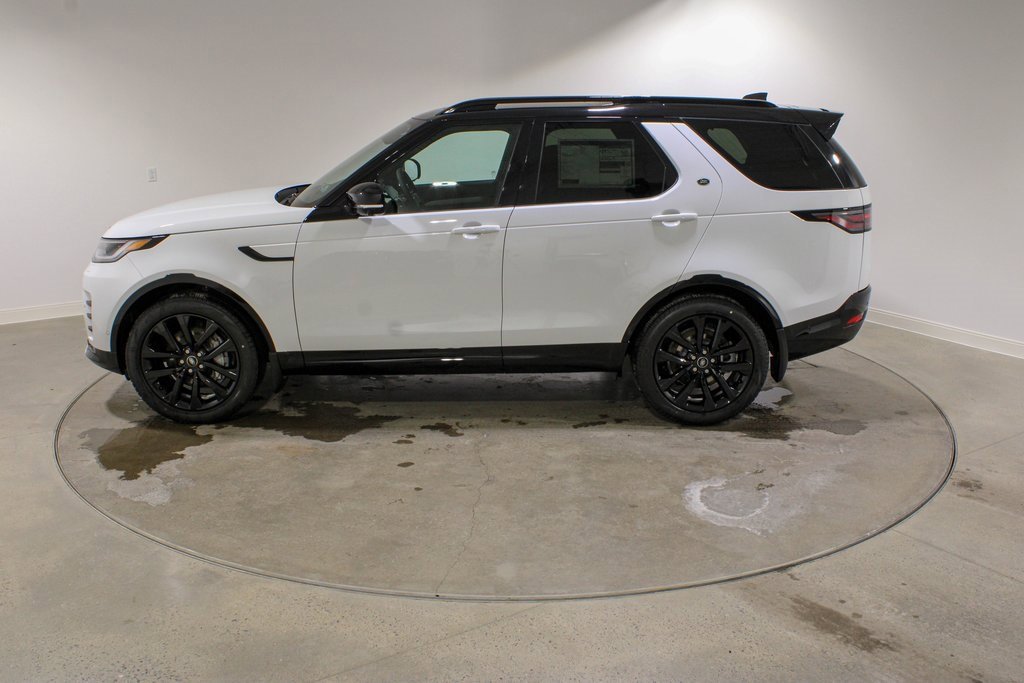 New 2026 Land Rover Discovery Dynamic SE image 2