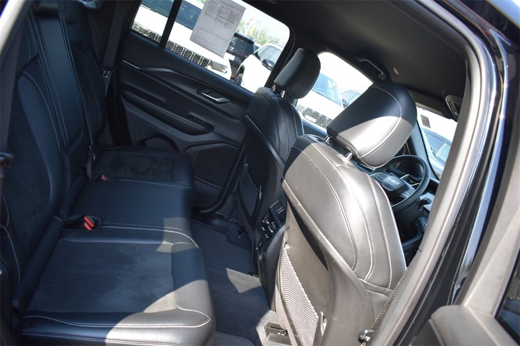 Used 2023 Jeep Grand Cherokee Altitude image 17