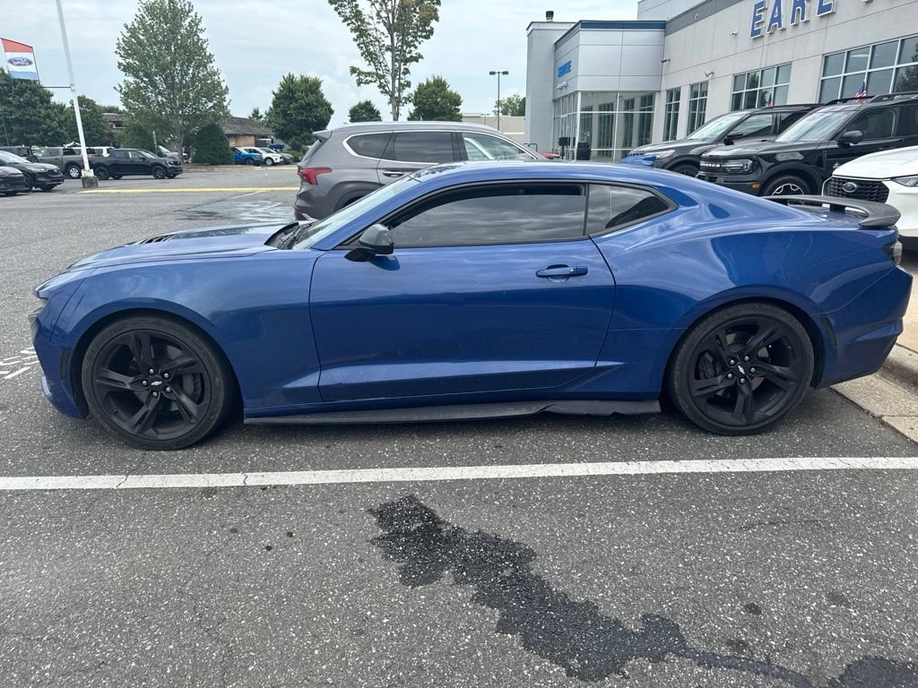 Used 2019 Chevrolet Camaro SS w/ Black Appearance Package RWD image 12