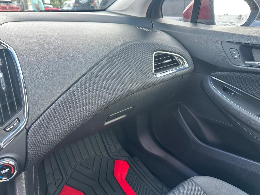 Used 2017 Chevrolet Cruze LT w/ Convenience Package image 18