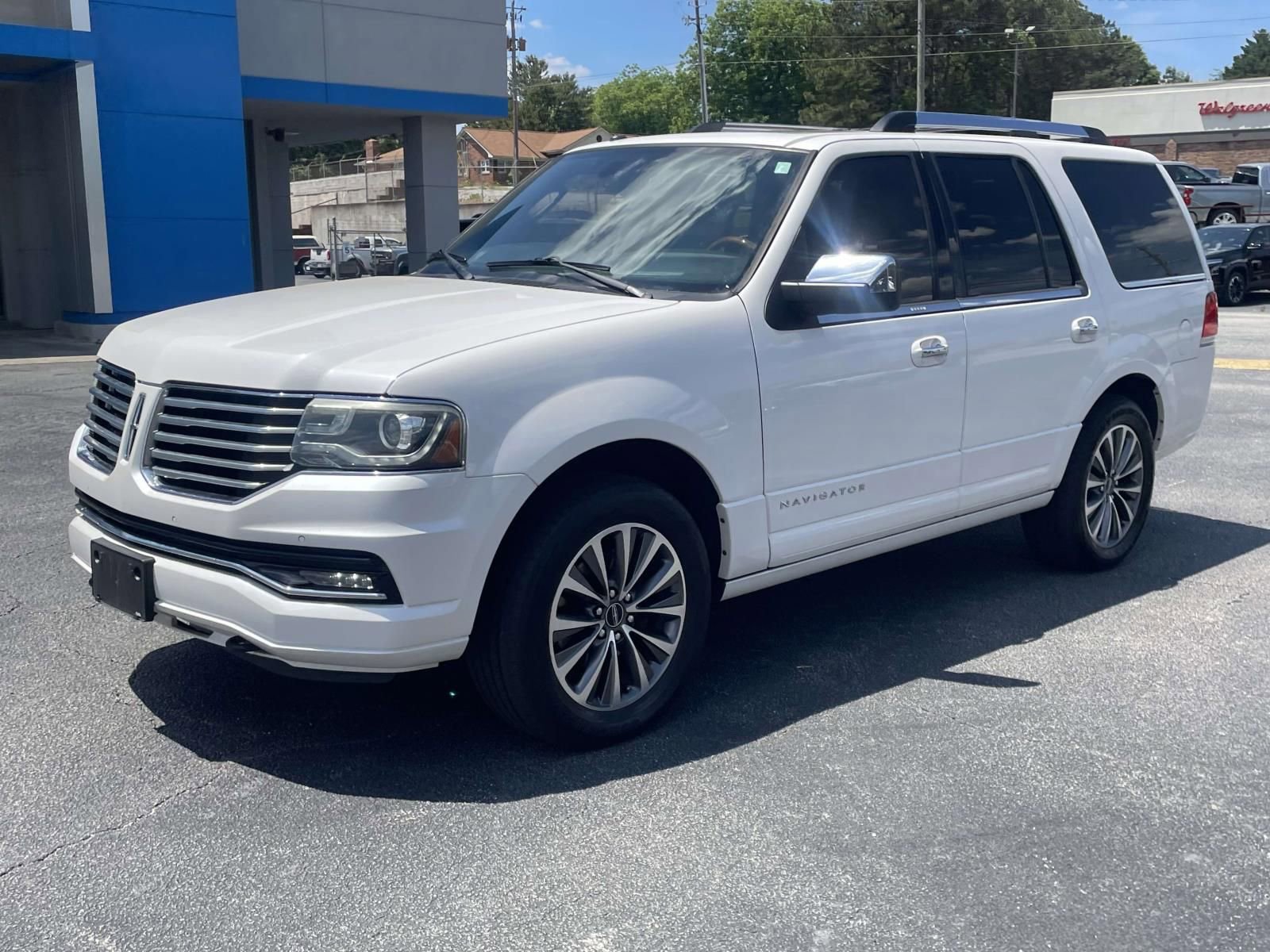 Used 2015 Lincoln Navigator 4WD image 6