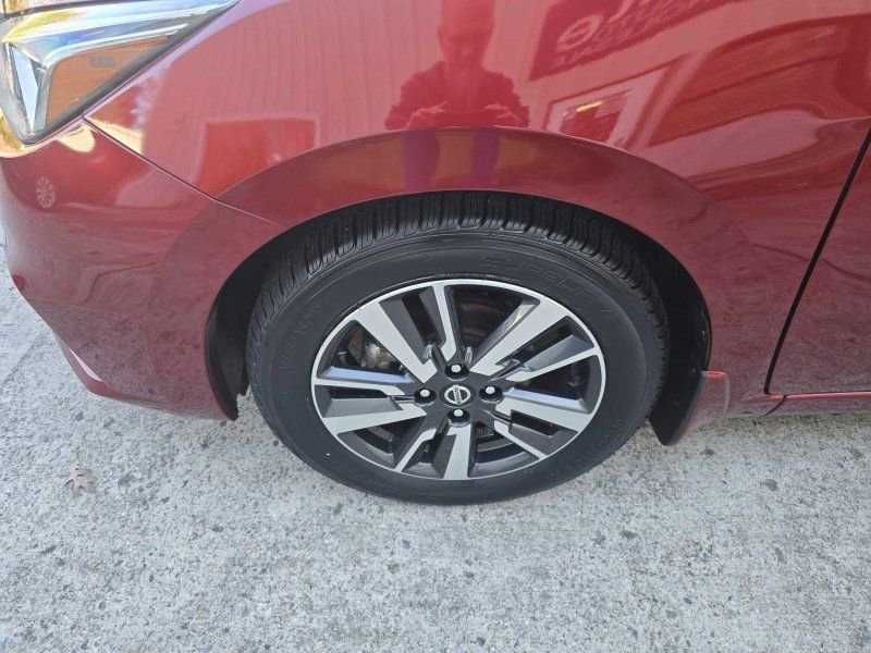 Used 2021 Nissan Versa SV image 9