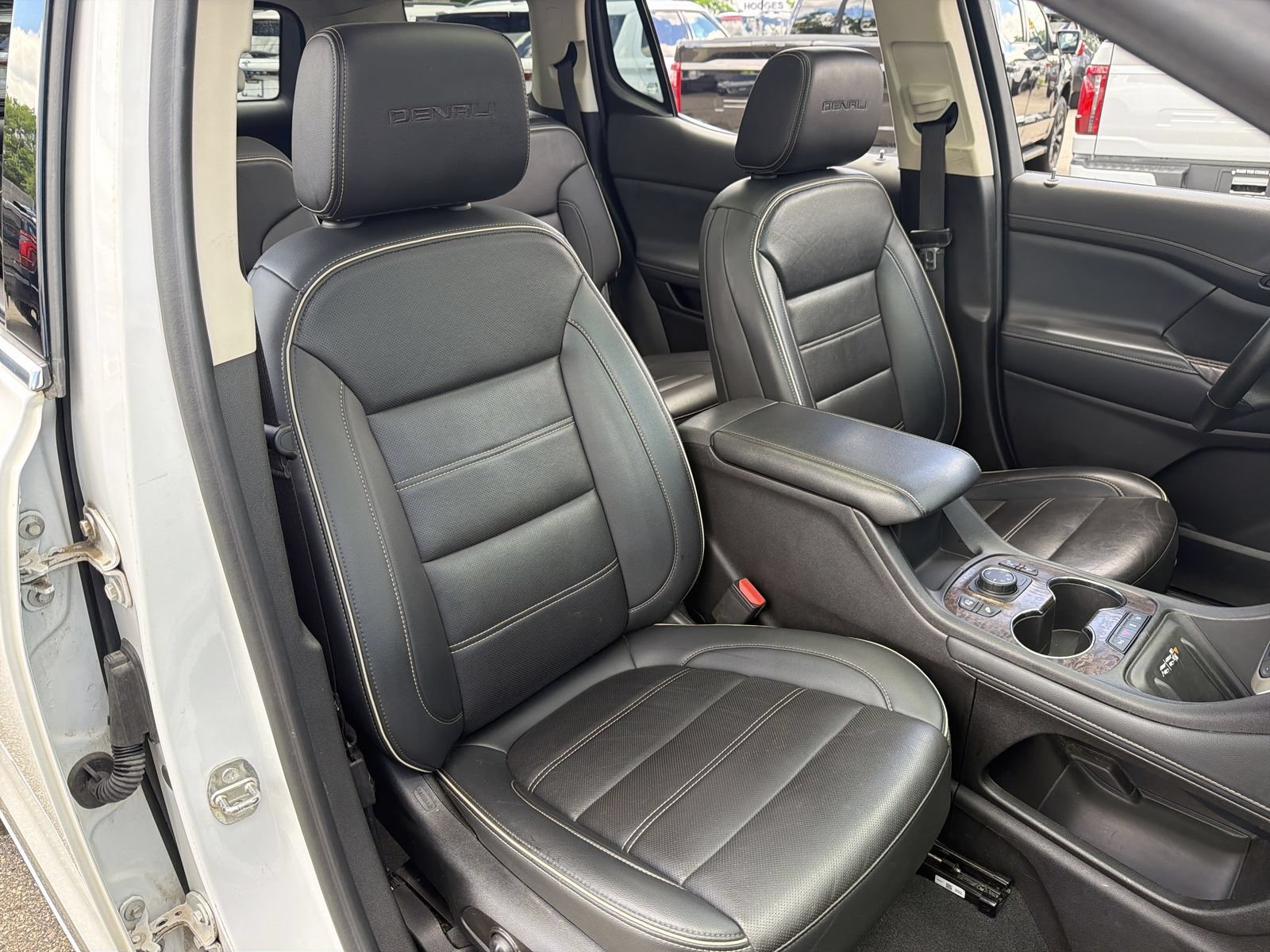 Used 2023 GMC Acadia Denali w/ Denali Ultimate Package AWD/4WD image 30