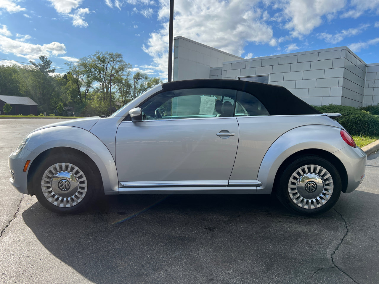Used 2015 Volkswagen Beetle 1.8T image 3
