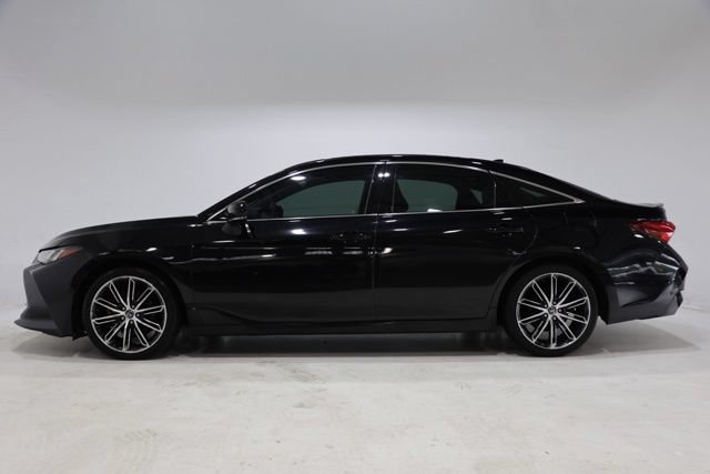 Used 2019 Toyota Avalon Touring w/ Advanced Safety Package FWD image 4