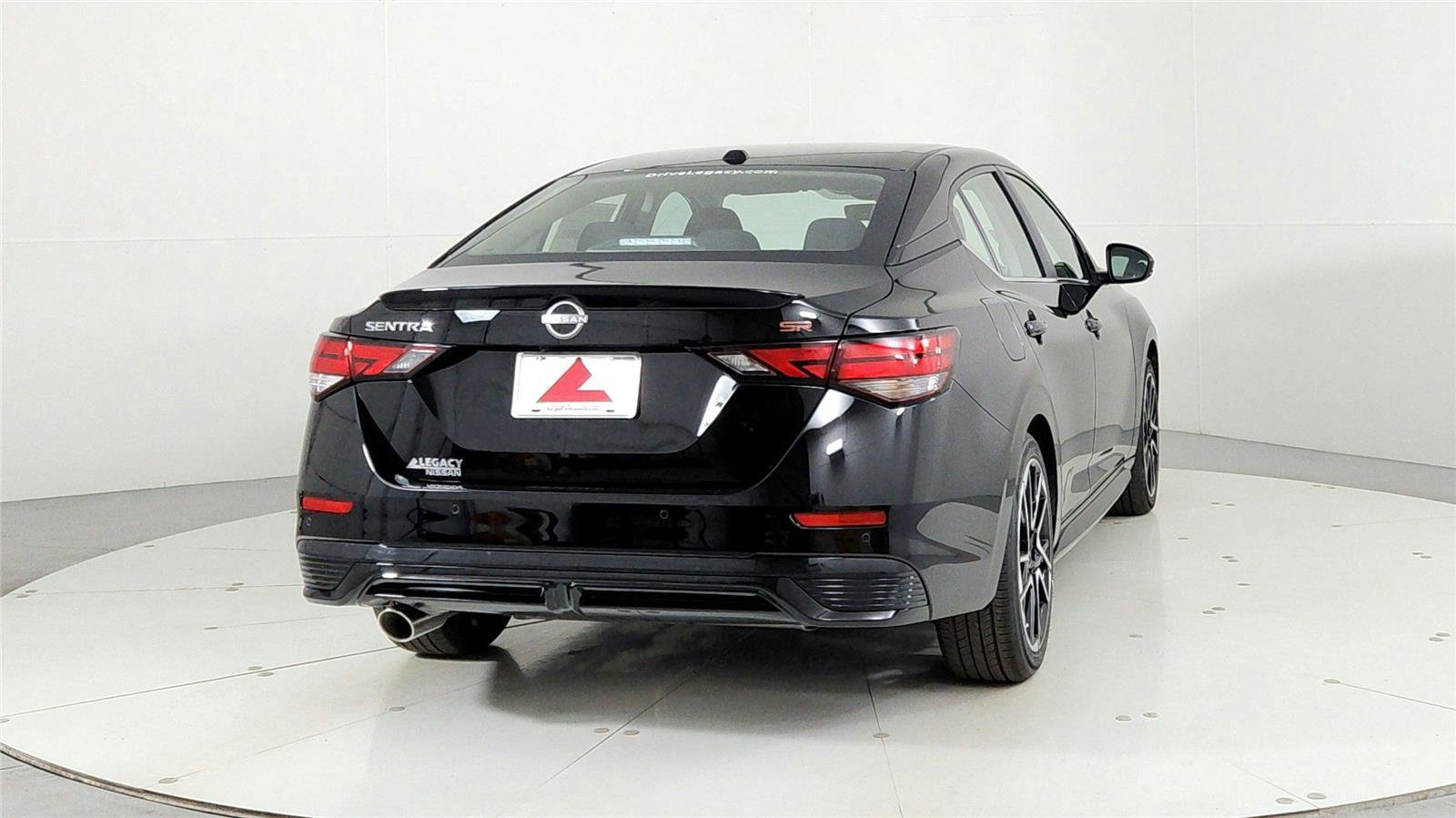Used 2024 Nissan Sentra SR w/ Trunk Package FWD image 7