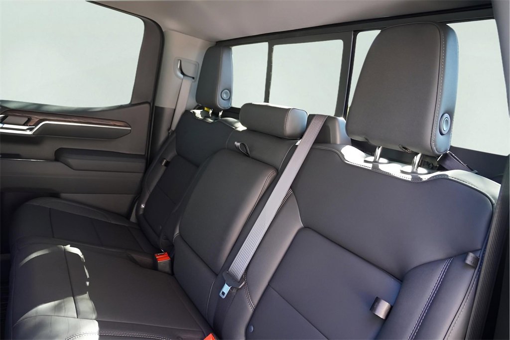 New 2026 GMC Sierra 1500 SLT image 24