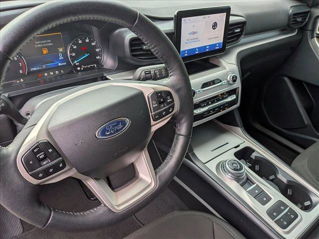 Used 2024 Ford Explorer XLT RWD image 10