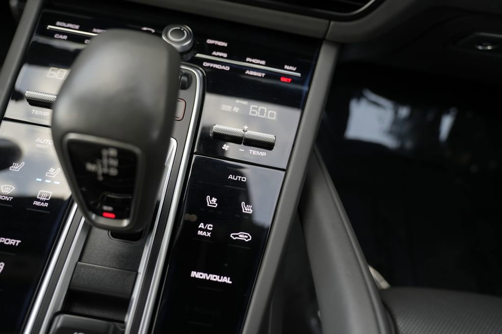 Used 2019 Porsche Cayenne S image 73