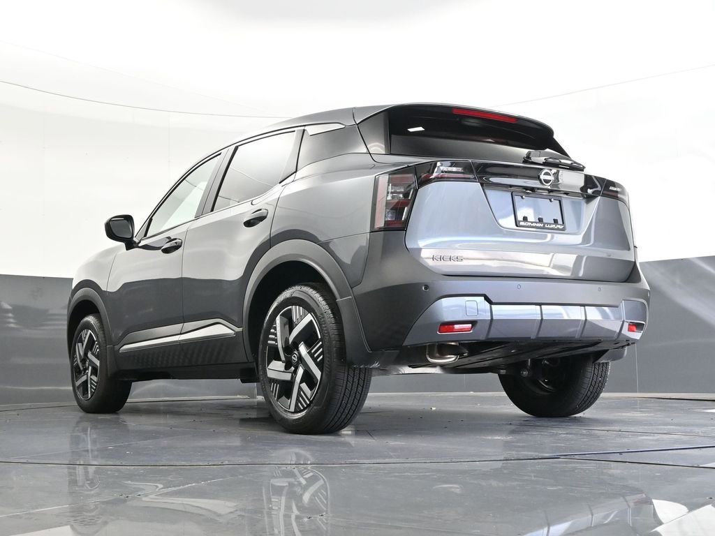 Used 2025 Nissan Kicks SV image 30