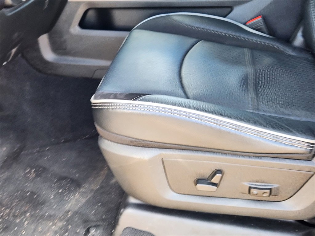 Used 2024 RAM 2500 Laramie w/ Sport Appearance Package image 8