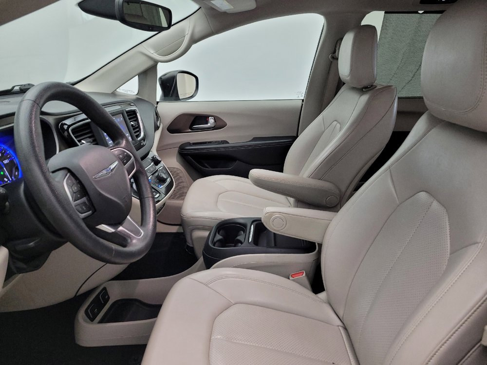 Used 2021 Chrysler Voyager Lxi FWD image 17