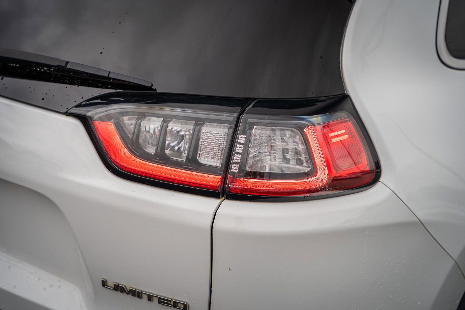 Used 2019 Jeep Cherokee Limited image 15