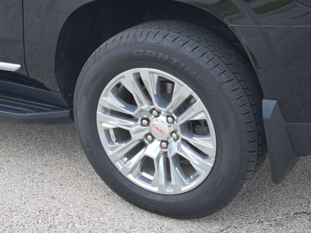 Used 2023 GMC Yukon XL Denali AWD/4WD image 16
