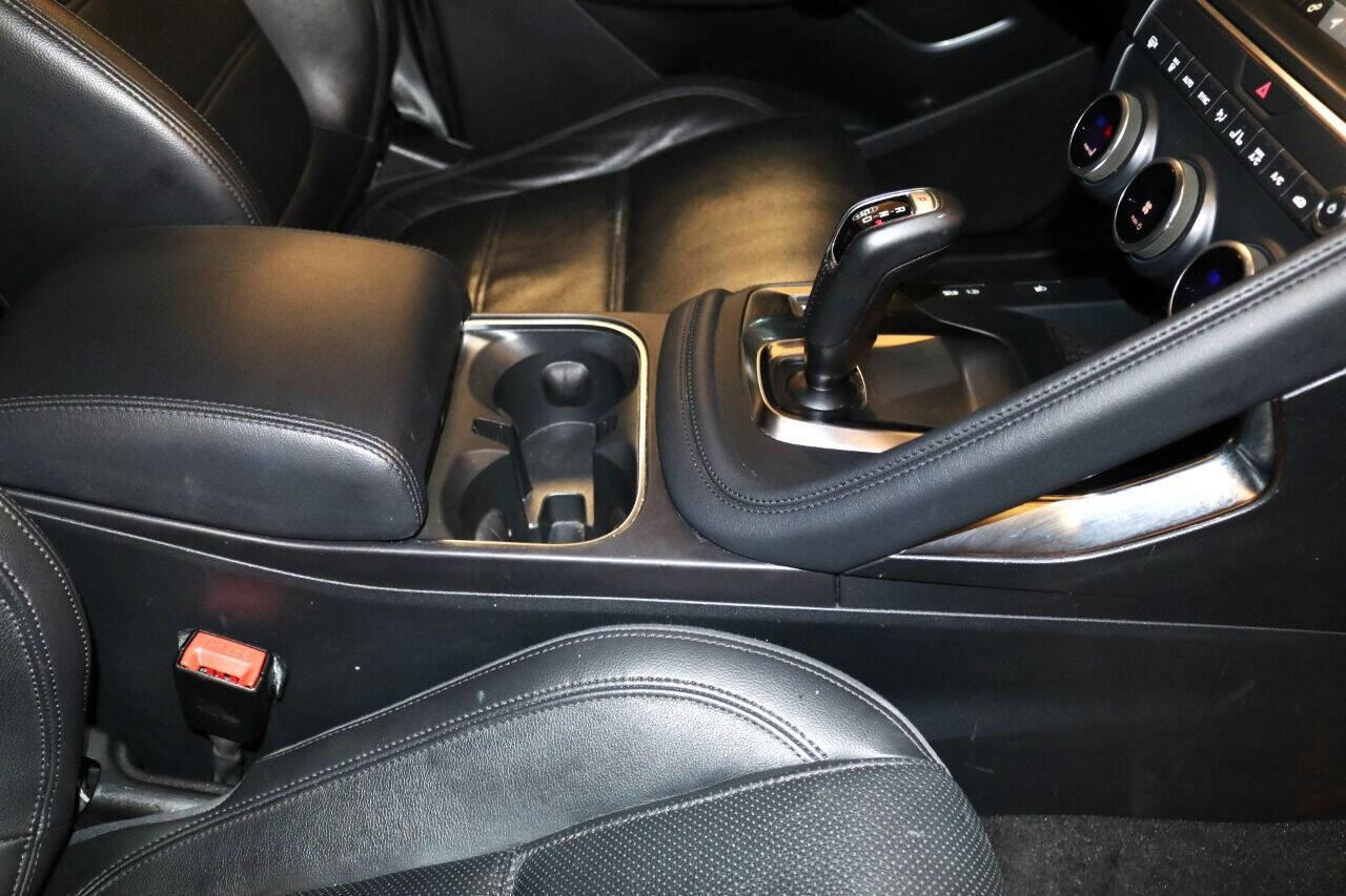 Used 2020 Jaguar E-PACE SE image 33