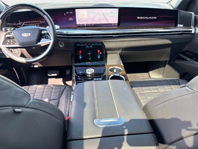 Certified 2025 Cadillac Escalade ESV Sport Platinum AWD/4WD image 18
