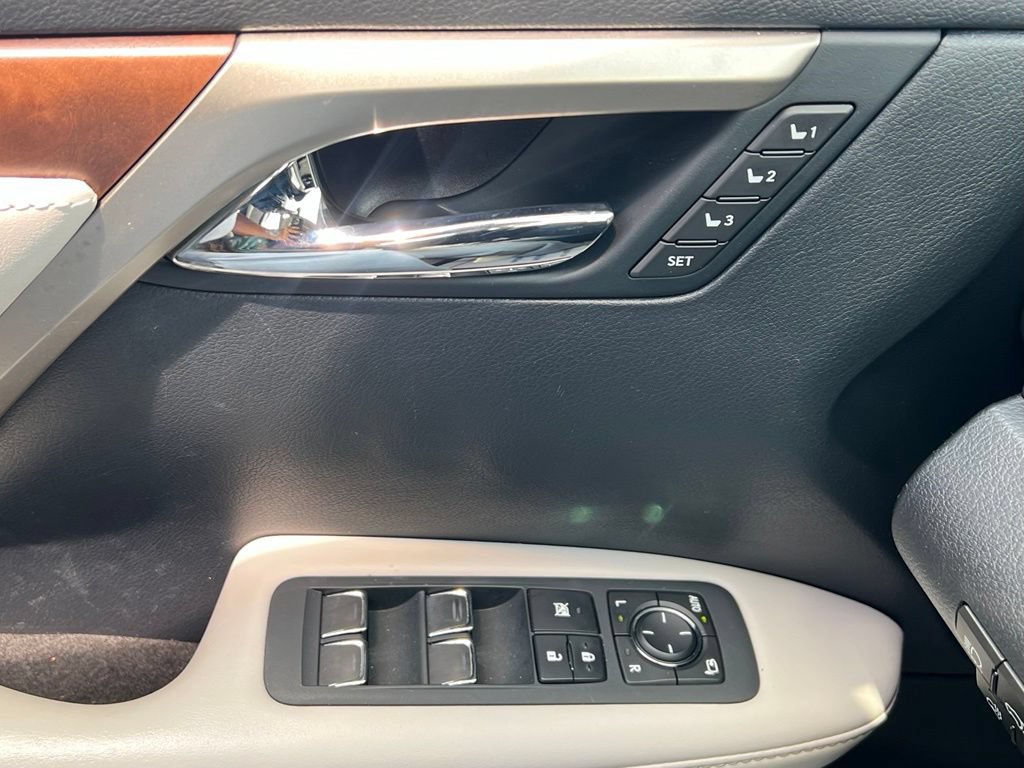 Used 2020 Lexus RX 350L FWD w/ Premium Package image 17