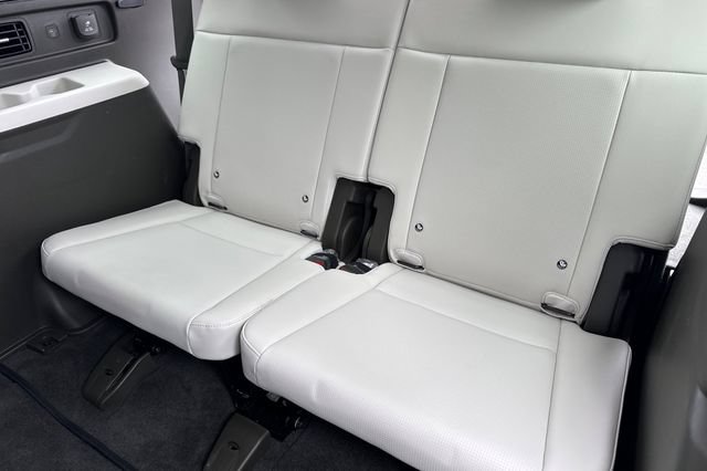 Used 2025 Hyundai Santa Fe Calligraphy AWD/4WD image 18