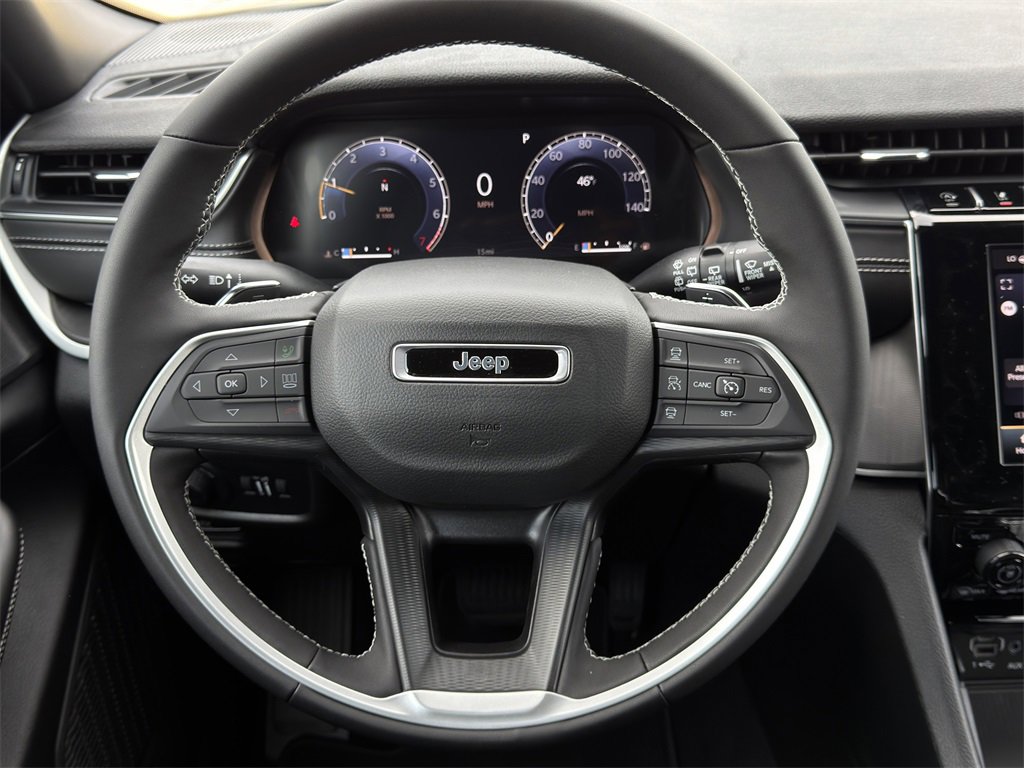 New 2025 Jeep Grand Cherokee L Altitude image 12