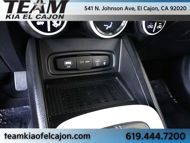 Used 2024 Hyundai Venue Limited image 29