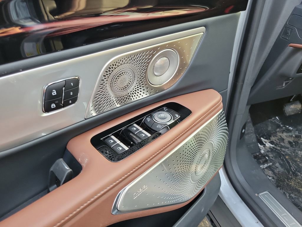 New 2026 Lincoln Nautilus Reserve AWD/4WD image 19