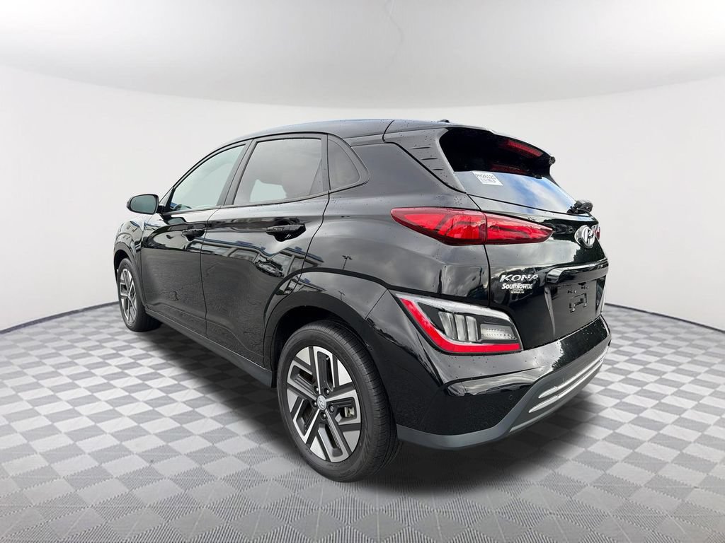 Used 2023 Hyundai Kona Limited FWD image 7