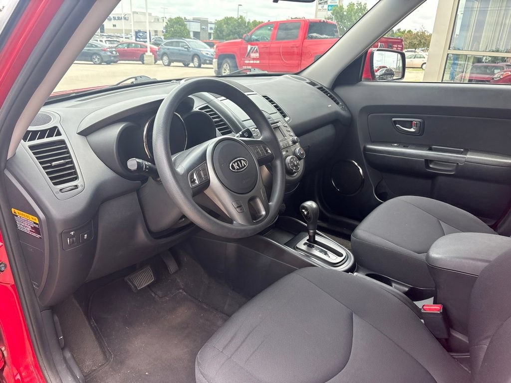 Used 2010 Kia Soul + w/ Audio Pkg FWD image 10