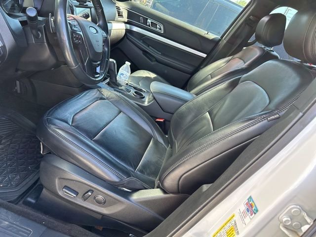Used 2017 Ford Explorer XLT w/ Equipment Group 202A image 16