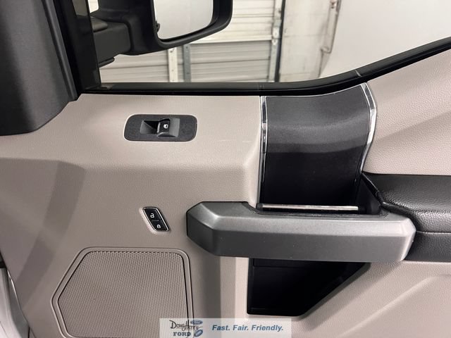 Used 2016 Ford F150 XLT AWD/4WD image 32