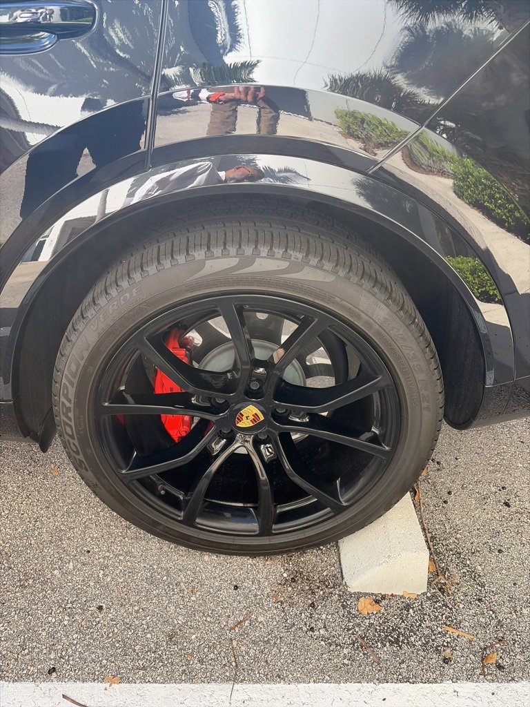 Used 2020 Porsche Cayenne Turbo image 17