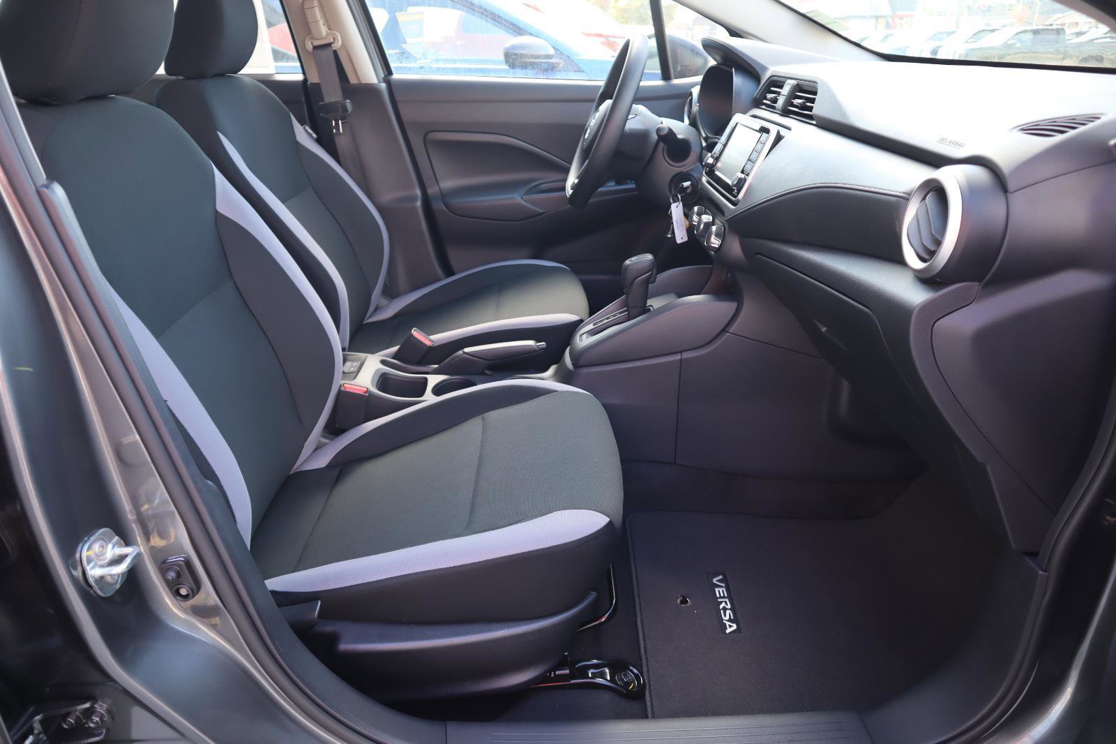 Used 2025 Nissan Versa S w/ Trunk Package image 38