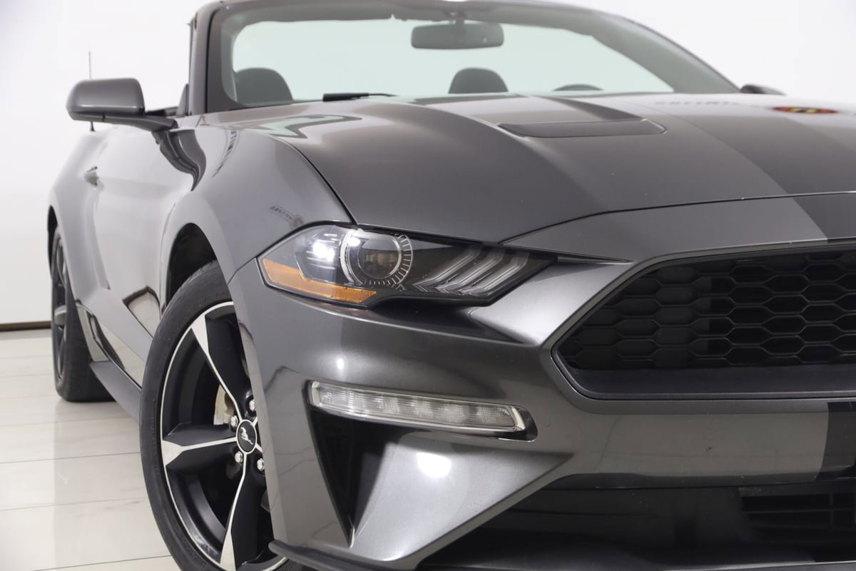 Used 2020 Ford Mustang Convertible RWD image 16
