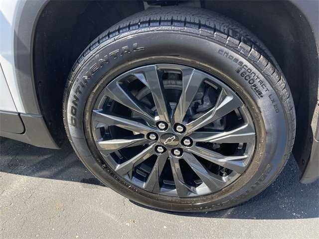Used 2023 Chevrolet Traverse RS image 3