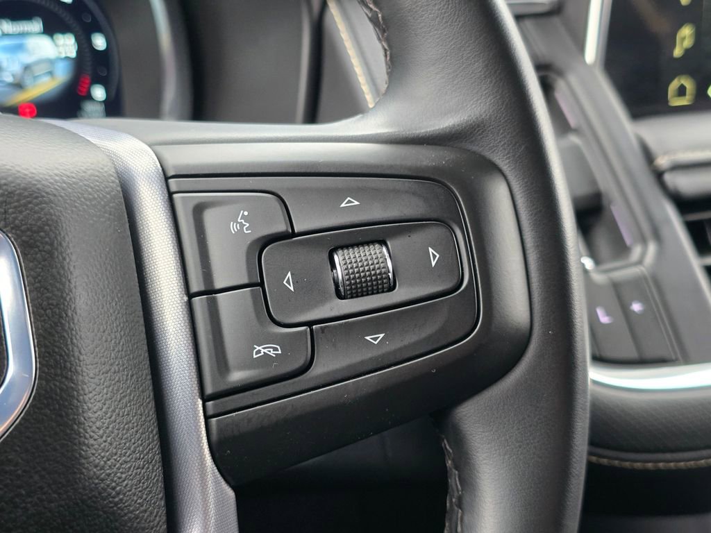 Used 2024 GMC Yukon SLT image 36