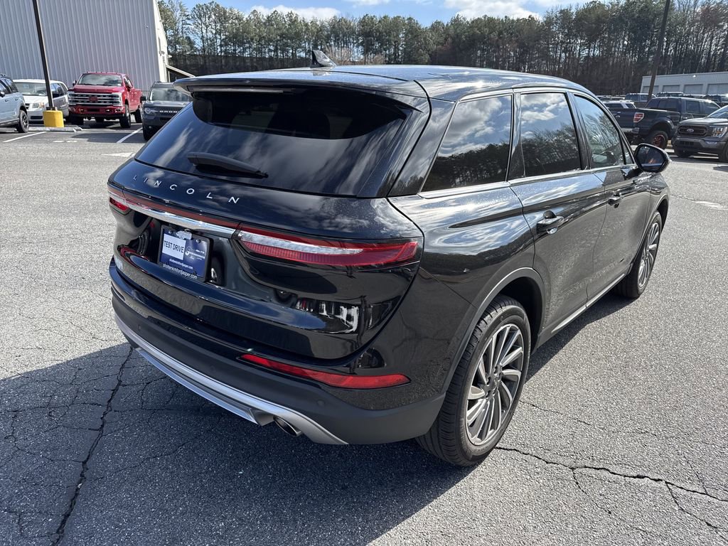 Used 2025 Lincoln Corsair Reserve image 7