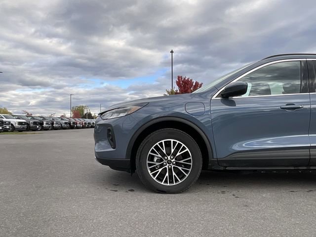New 2025 Ford Escape SE image 10