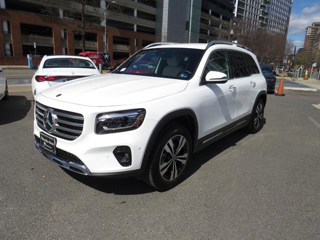 Used 2025 Mercedes-Benz GLB 250 4MATIC image 1