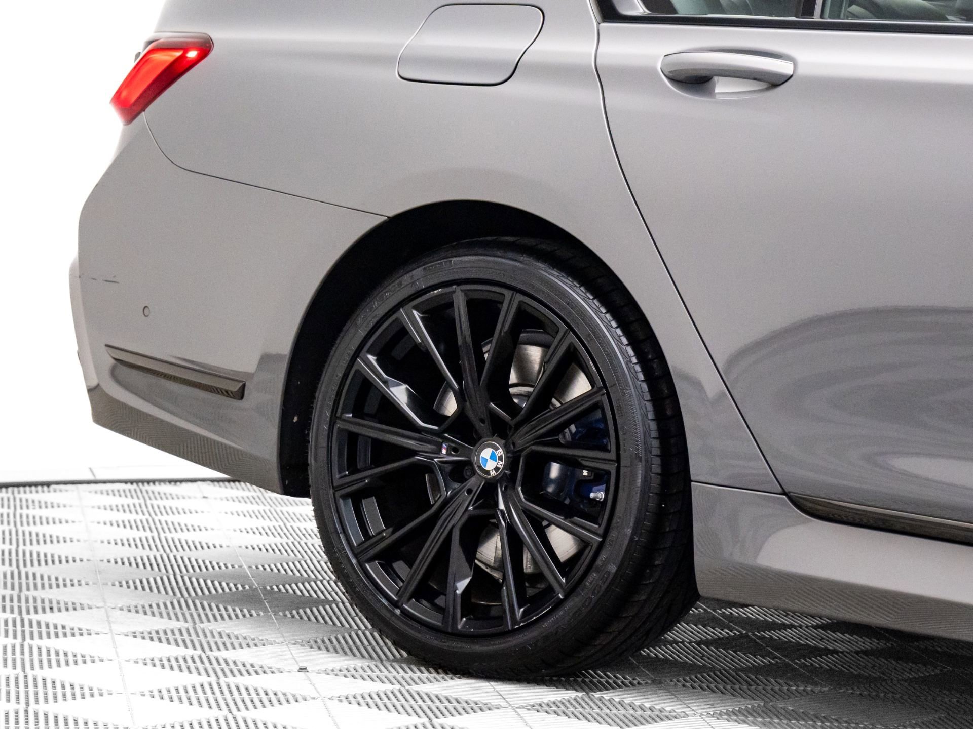 Certified 2022 BMW 750i xDrive 750i xDrive w/ Executive Package image 36