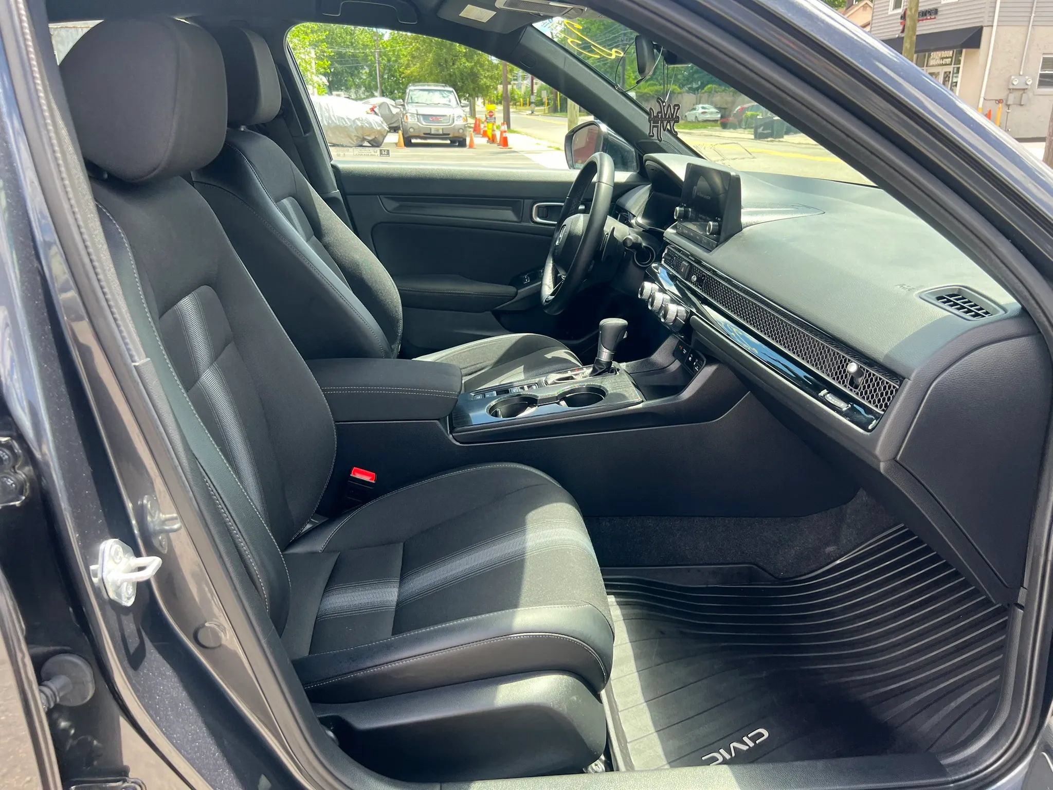 Used 2025 Honda Civic Sport image 30