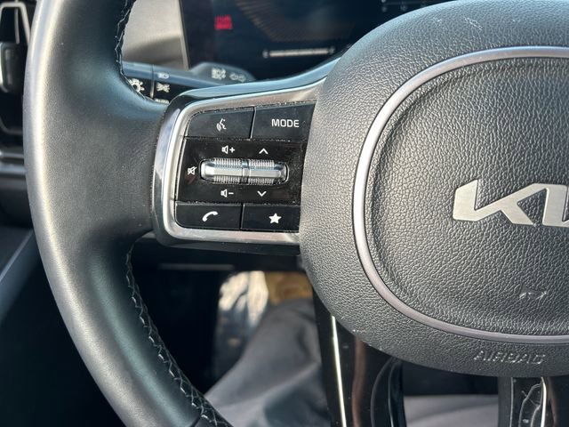 Used 2024 Kia Sorento S image 12