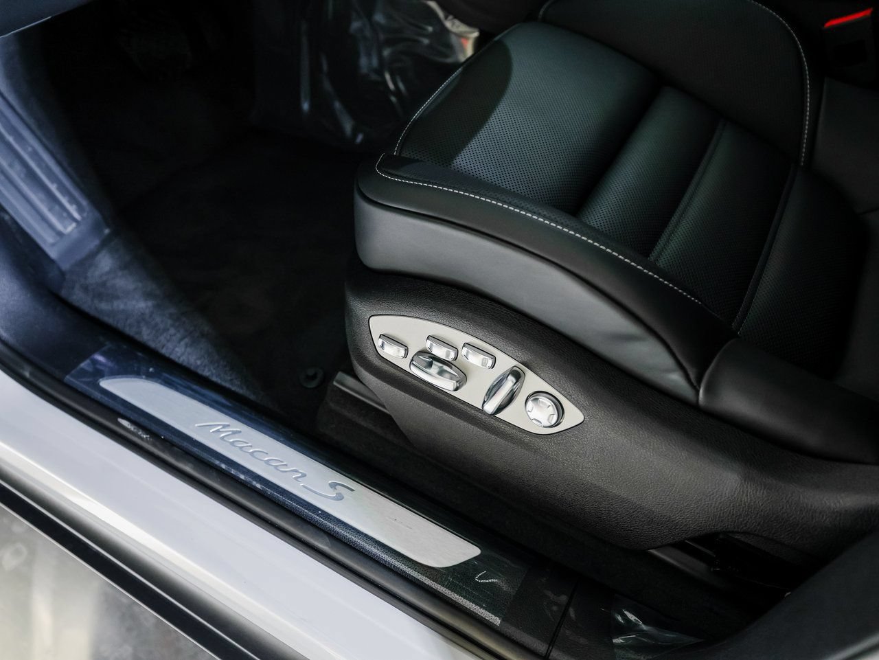 New 2026 Porsche Macan S AWD/4WD image 14