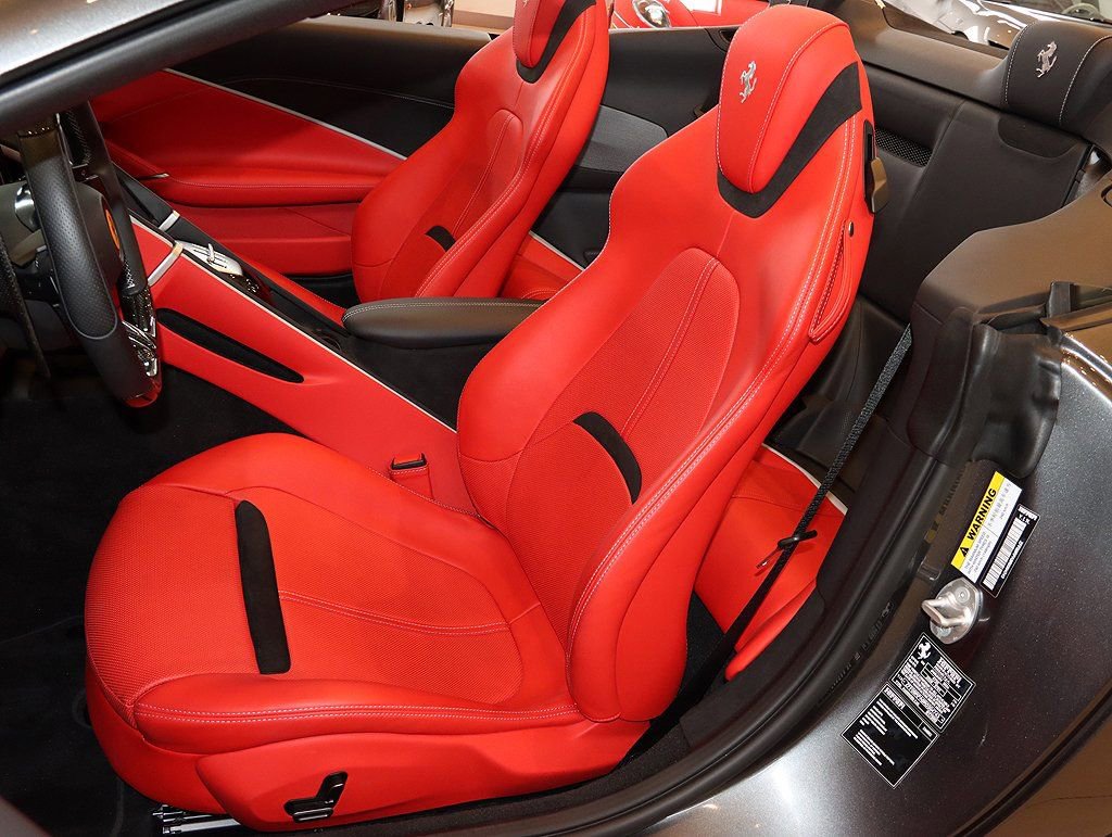 Certified 2024 Ferrari Roma Spider image 5