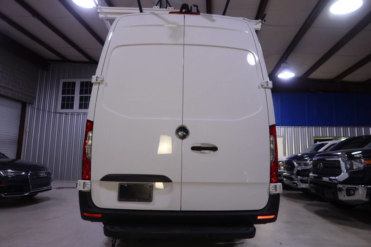 Used 2023 Mercedes-Benz Sprinter 2500 image 4