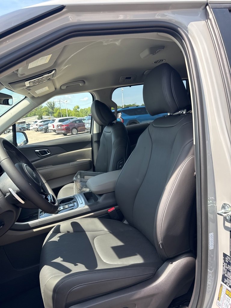 New 2026 Kia Carnival EX image 11