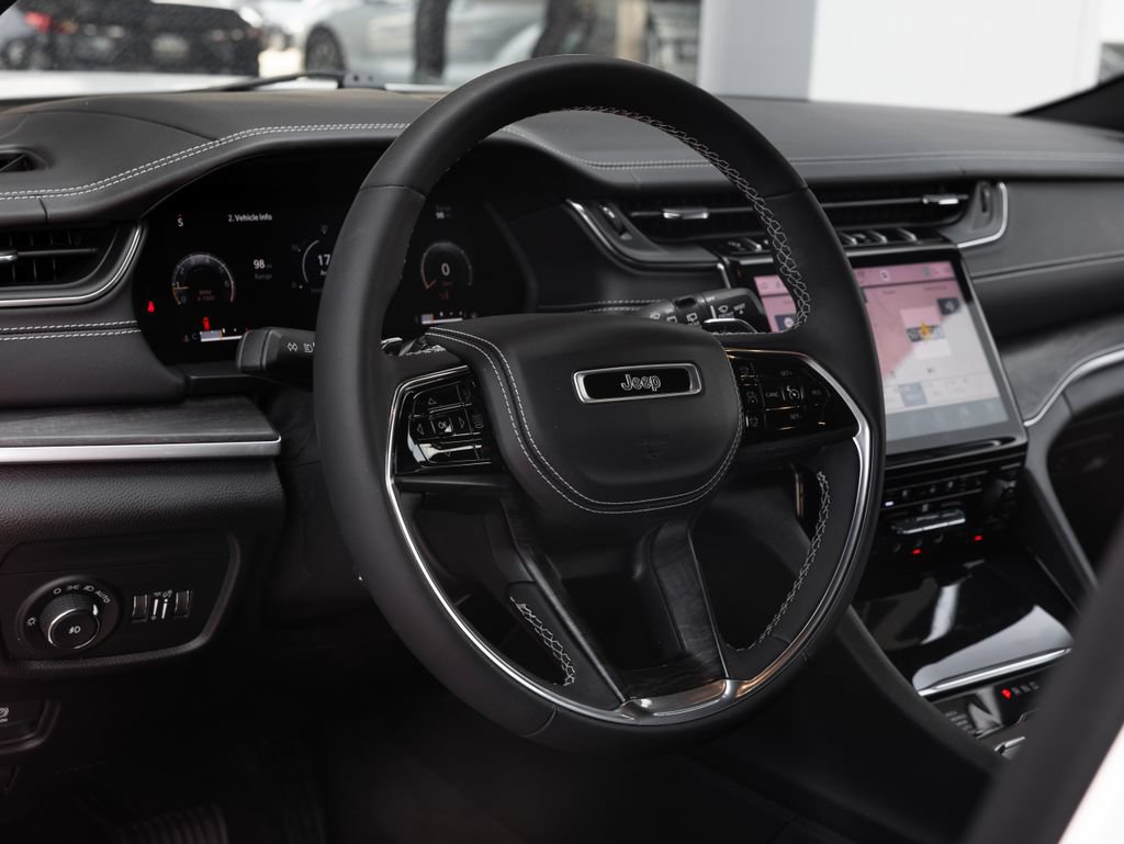 Used 2023 Jeep Grand Cherokee L Overland AWD/4WD image 14