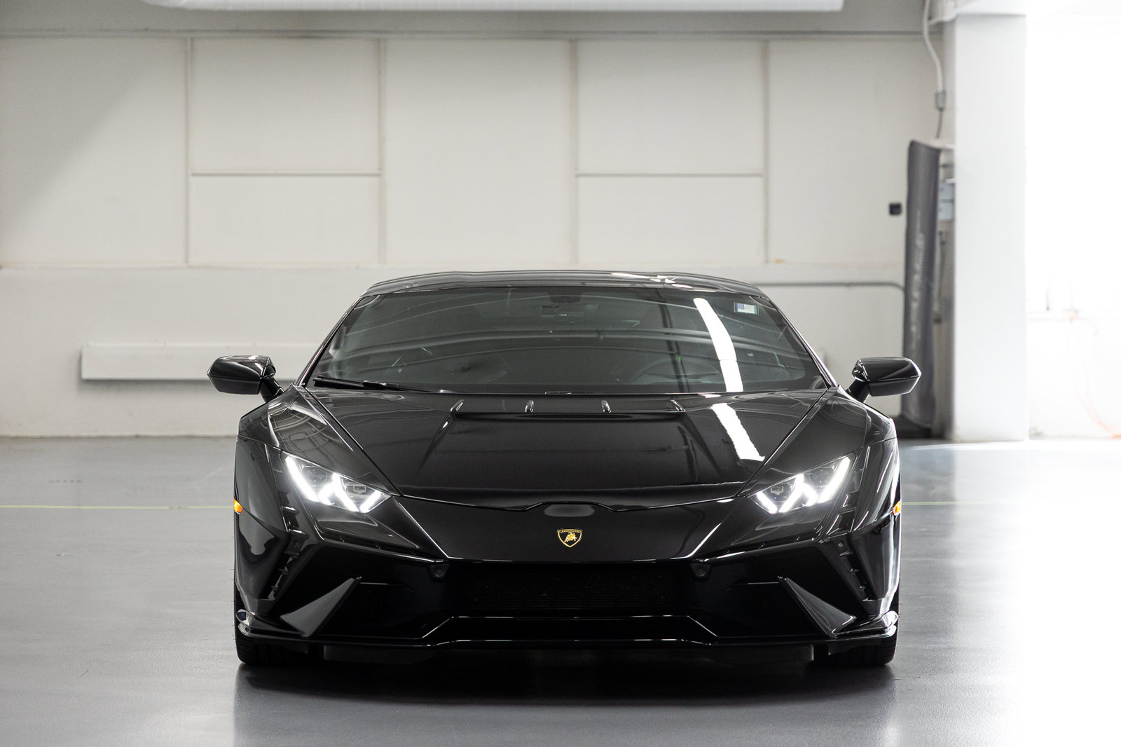 Used 2023 Lamborghini Huracan Tecnica RWD image 10