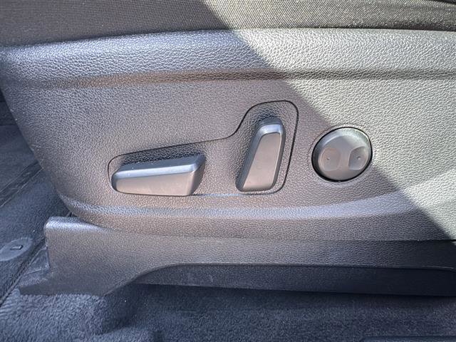 Used 2025 Kia Telluride S image 16