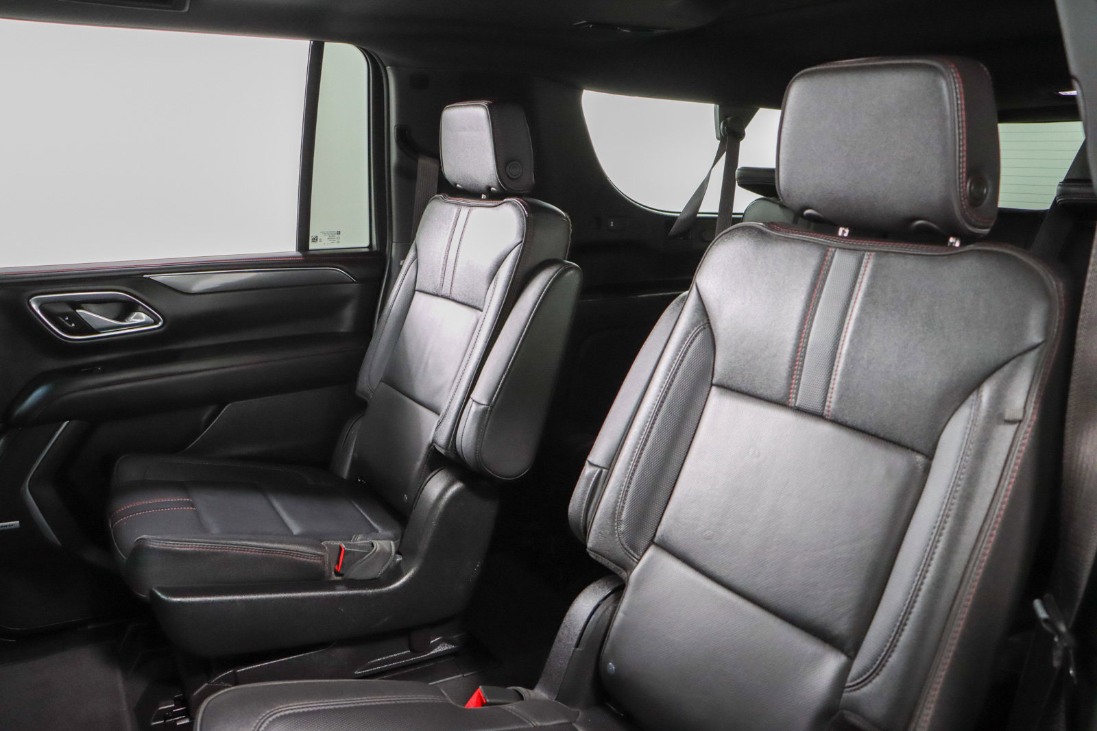 Used 2024 Chevrolet Suburban RST w/ Luxury Package AWD/4WD image 29